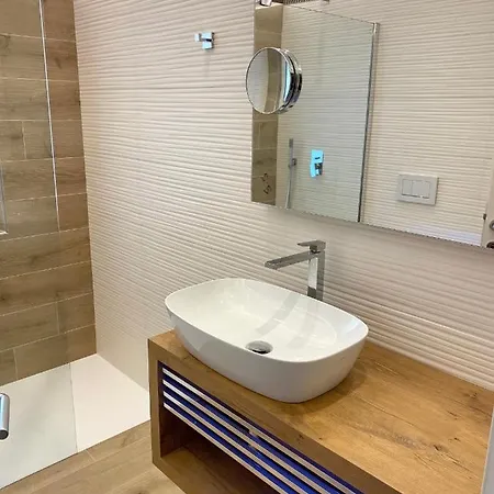 Fronte Mare Lory Apartment