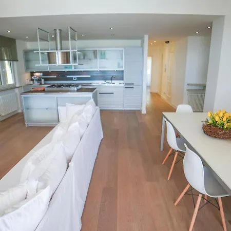 Fronte Mare Lory 利尼亚诺萨比亚多罗